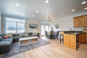 Snowbasin Lakehouse with Hot Tub and Resort Amenities